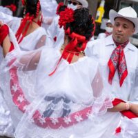traditional mexican dancers at Cinco Block Party